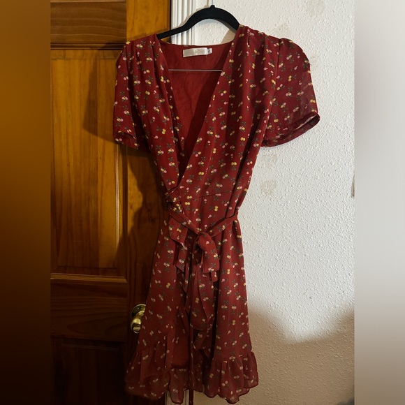 Dresses & Skirts - Red Print Summer Women Dress
Knee-Length Short Sleeve Large Size